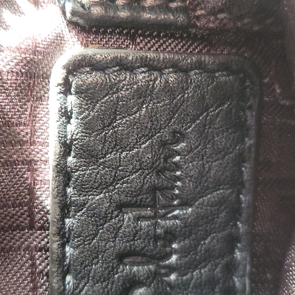 Colehaan  hobo shoulder bag. - Picture 11 of 11